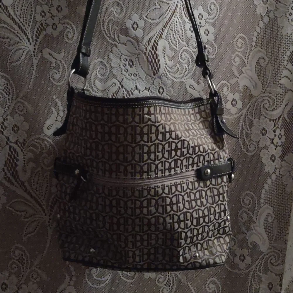Giani Bernini Classic Brown‎ Signature Shoulder Bag Zip Pockets Zip 10x12